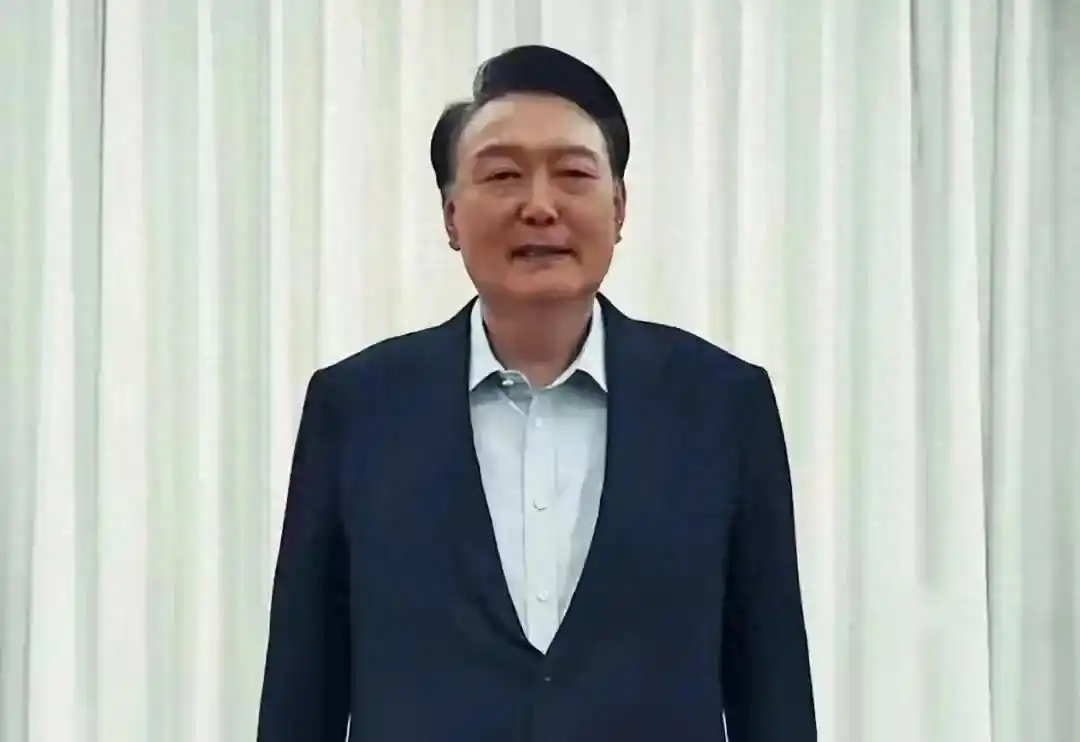 文在寅被起诉！受贿金额巨大，尹锡悦盟友强势反击